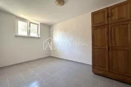 Istra, Umag, okolica - dvosobni stan na mirnoj lokaciji 600 m od mora, Umag, Wohnung