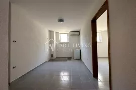 Istra, Umag, okolica - dvosobni stan na mirnoj lokaciji 600 m od mora, Umag, Wohnung