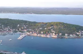 Građevinsko zemljište na otoku Prviću, Vodice, Zemljište