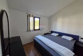 Rakalj, prizemnica s garažom,pomoćnim objektom, okućnica 1130m2,more 4km, Marčana, Kuća