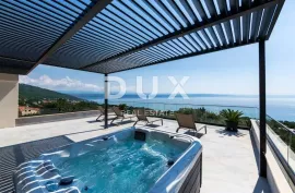 OPATIJA, LOVRAN - jedinstvena vila blizu Opatije s unutarnjim bazenom, panoramski pogled na more, okružena zelenilom, Opatija - Okolica, Kuća