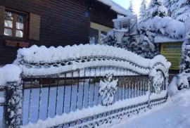 NAJAM-Kuća s bazenom na Plitvičkim Jezerima, Plitvička Jezera, Дом