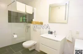 Kuća 153 m2 – Vrsi *Dva objekta* (ID-2497/C), Nin, House