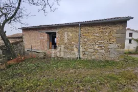 Buzeština,kuća u rouh bau 140 m2,P+1,garaža, Buzet, Maison