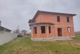 Kuća prodaja NOVO SELO ROK 239 m2 s velikom okućnicom, House