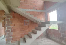 Kuća prodaja NOVO SELO ROK 239 m2 s velikom okućnicom, House