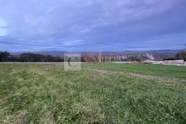 Buzet Građevisnko zemljište 2400 m2, Buzet, Земля