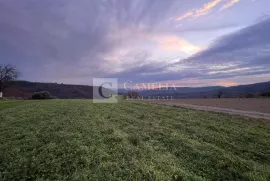 Buzet Građevisnko zemljište 2400 m2, Buzet, Земля