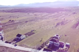 Imotski Vinjani Donji 3752 m2 građevinsko i poljoprivredno zemljište, Tierra