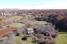 Imotski objekt + građevinsko zemljište 2413 m2 Proložac Gornji, Земля