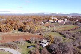 Imotski objekt + građevinsko zemljište 2413 m2 Proložac Gornji, Земля